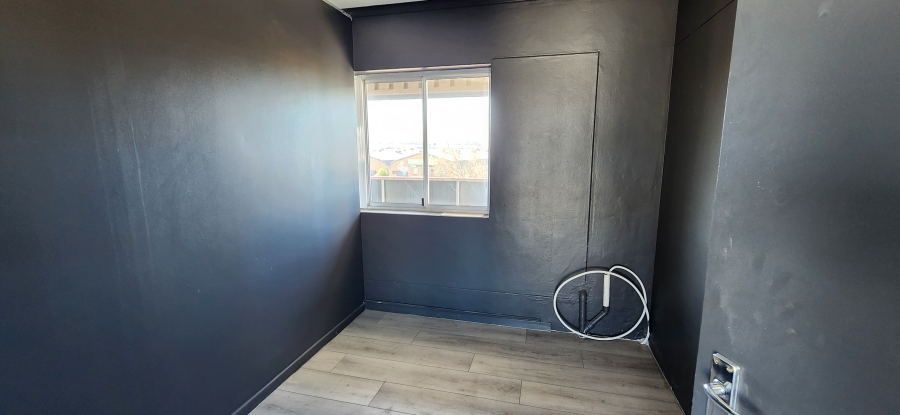 To Let Commercial Property for Rent in Montague Gardens Western Cape